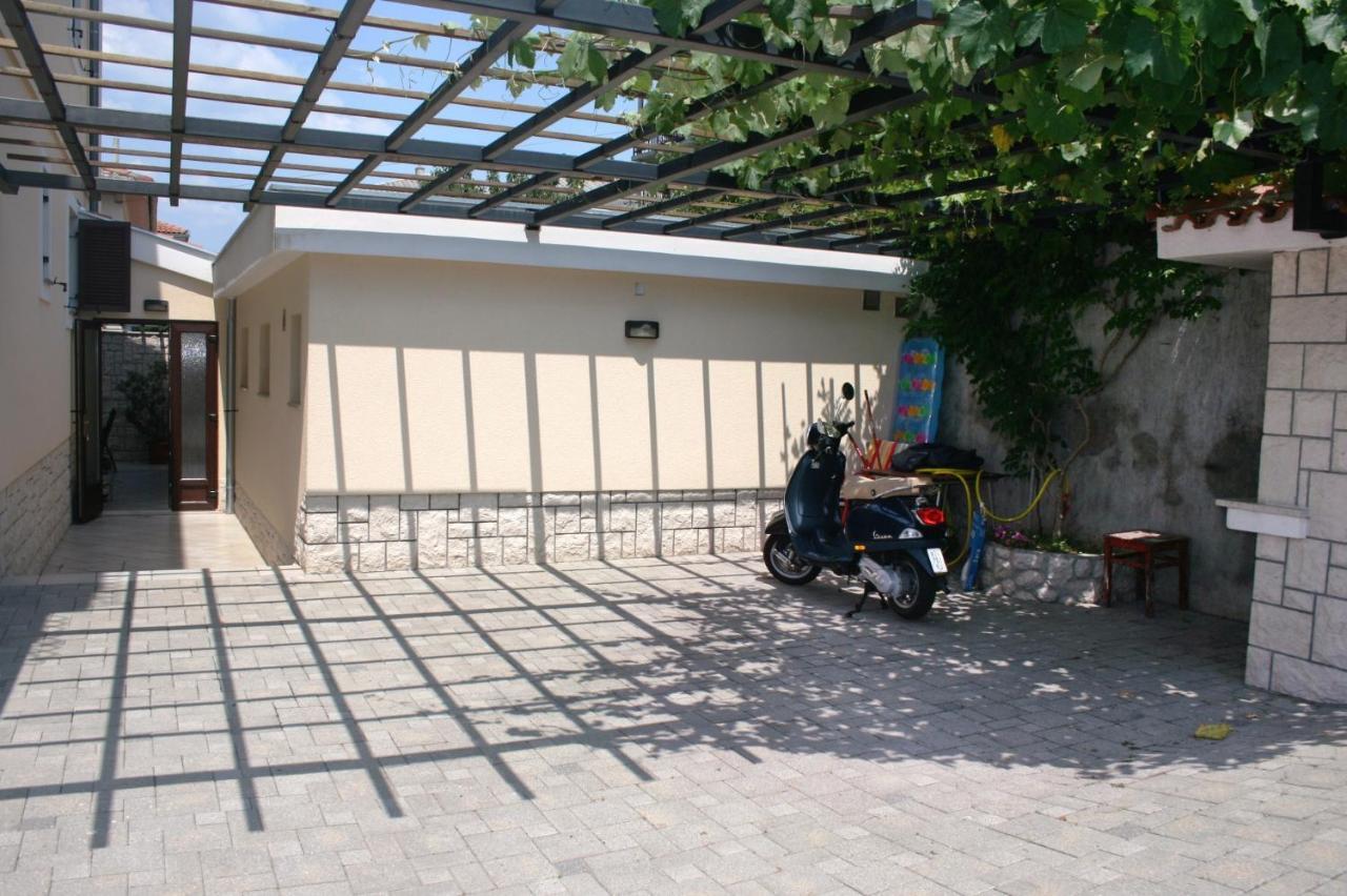 Apartments With A Parking Space Novi Vinodolski - 5593 Exterior photo